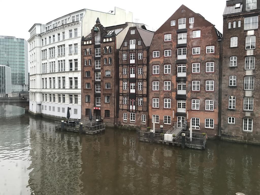 Appartement Gästezimmer an der Elbphilharmonie contactless Check in à Hambourg Extérieur photo